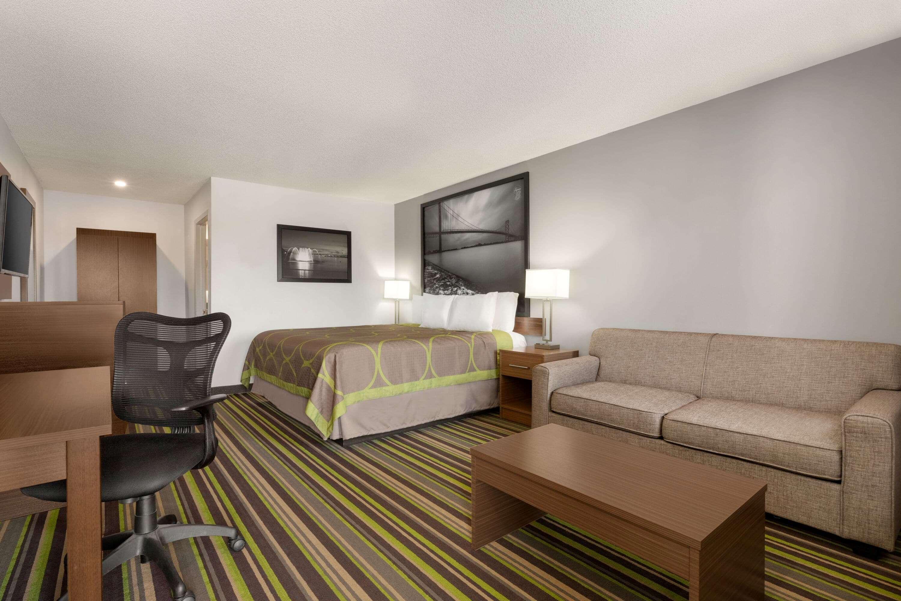 Super 8 By Wyndham Windsor/Dougall Exterior foto