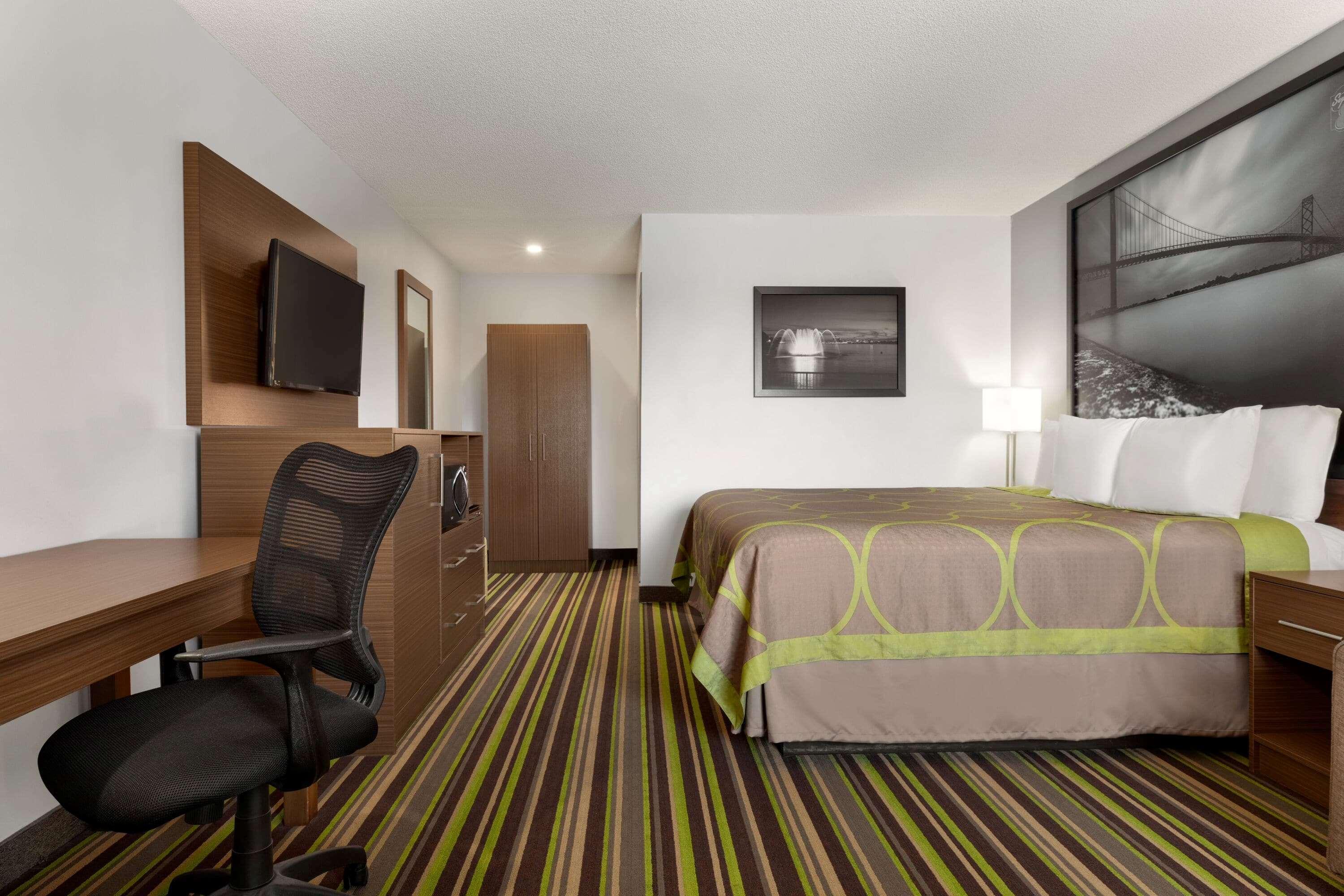 Super 8 By Wyndham Windsor/Dougall Exterior foto